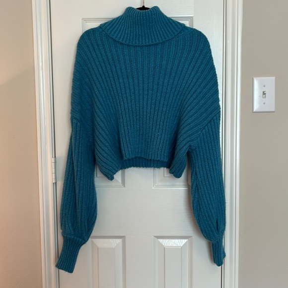 Urban Outfitters MIA Turtleneck Crop Sweater - Picture 4 of 9